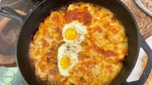 طريقة عمل طاجن بطاطس بالبيض بأقل تكلفة