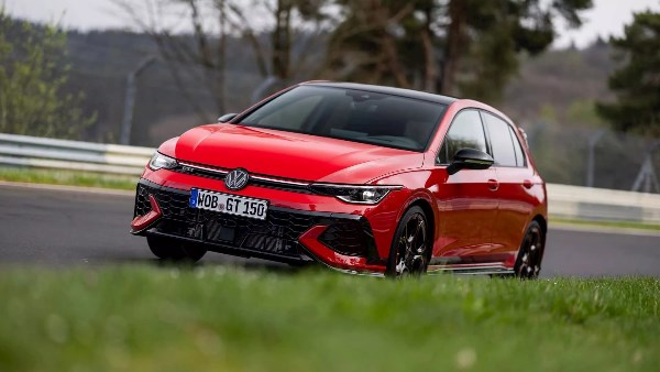 فولكس فاجن Golf GTI Edition 50