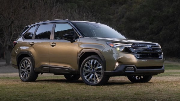 سوبارو فورستر هايبرد 2026