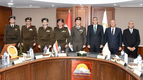 إدارة الإشارة للقوات المسلحة توقع عقد إتفاق مع محافظة الجيزة لتقديم خدمات الشبكة الوطنية للطوارئ والسلامة العامة