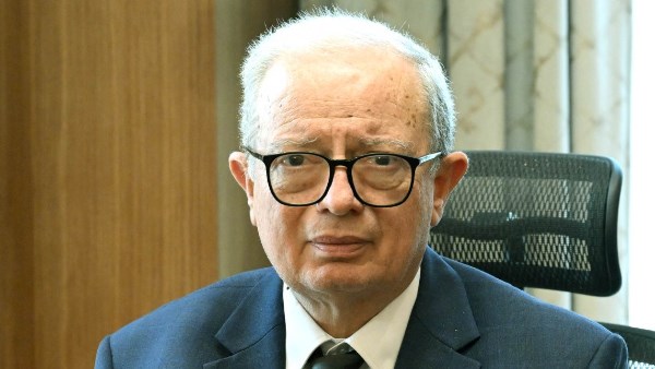 الدكتور حسين عيسى نائب رئيس الوزراء للشئون الاقتصادية