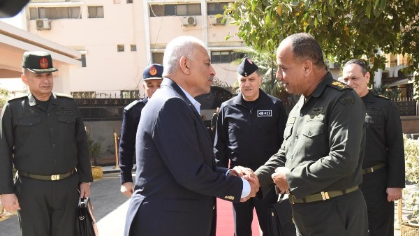 وزير الدفاع الفريق أسرف سالم زاهر ووزير الدفاع السابق الفريق أول عبد المجيد صقر