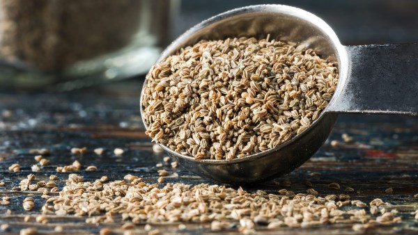 ماذا يحدث لجسمك عند تناول  مغلي بذور الكرفس ؟