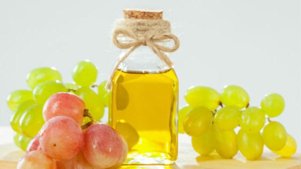 زيت بذور العنب .. دعم يومي لصحة القلب والبشرة