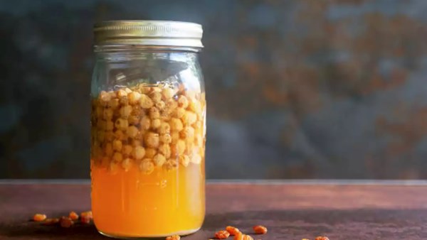 كيف تنظفون كبدكم بالزبيب والماء في يومين فقط 