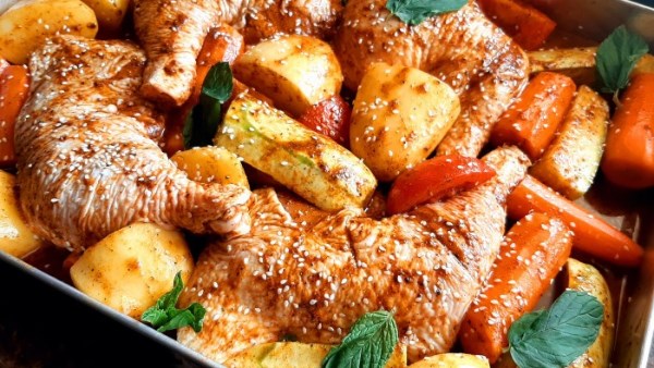 دجاج مشوي مع الخضروات بالفرن
