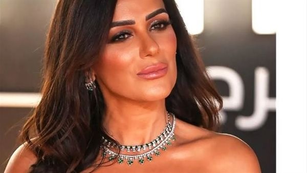 استخبى ومتنزليش الشارع.. 10 صور لـ إنجى المقدم بعد إستفزاز الجمهور فى الموناليزا