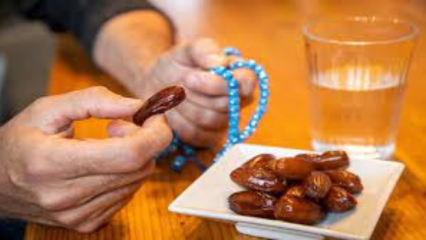 دعاء النبي عند الإفطار.. اقتدى بسنته وردد هذه الكلمات