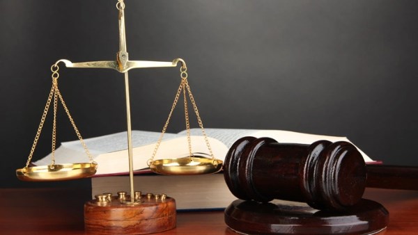 عباس شومان: المحامي الذي يساعد ظالما فيضيع حق مظلوم شريك له في ظلمه