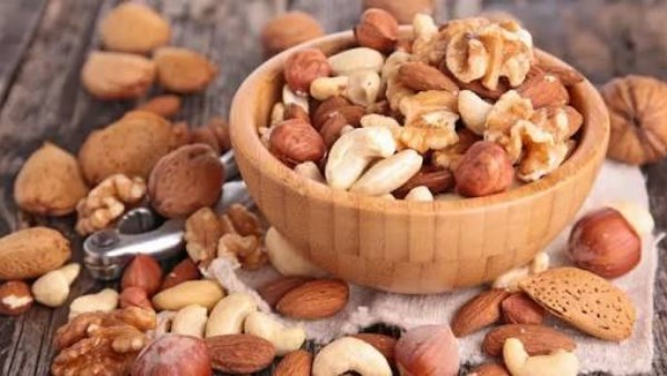 فوائد تناول المكسرات بعد الإفطار