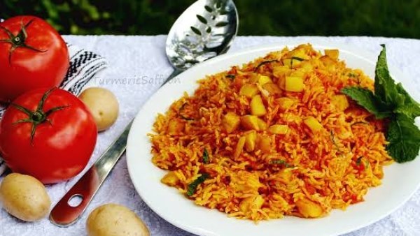 طريقة عمل الأرز بالكركم والخضار المشوي