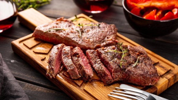 الإفراط في تناول اللحوم الحمراء يزبد من الإصابة بمرض السكري