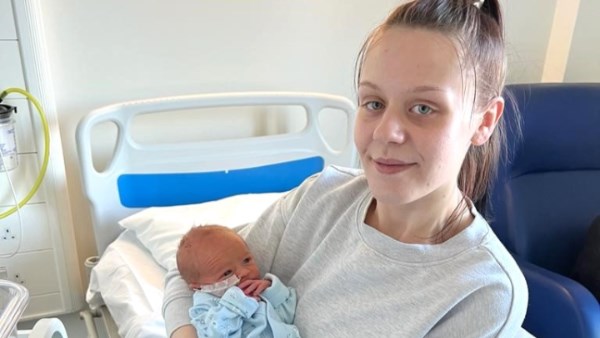 معجزة طبية تُنهي العقم بولادة طفل من رحم مزروع