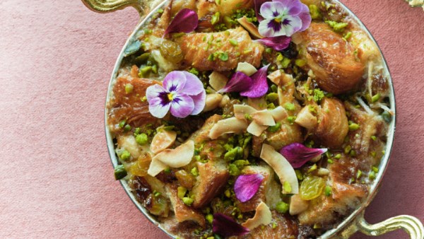 طريقة عمل أم علي بالقشطة والمكسرات