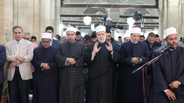 صلاة التراويح من الجامع الأزهر