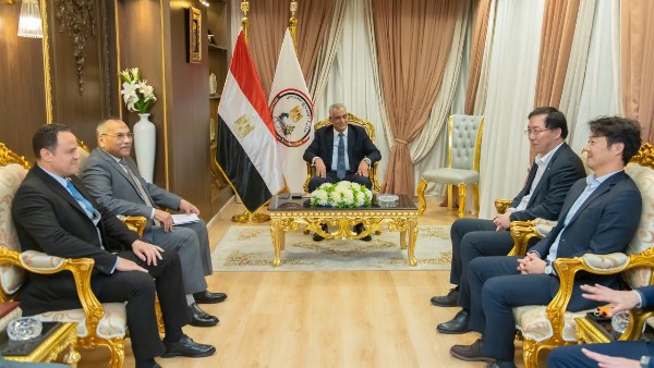 الدكتور مهندس صلاح سليمان جمبلاط وزير الدولة للإنتاج الحربي 