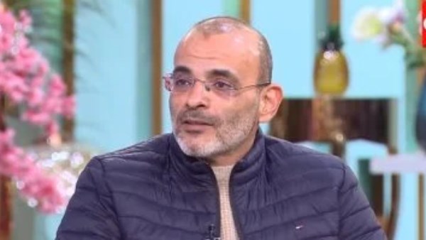 أيمن بهجت قمر 