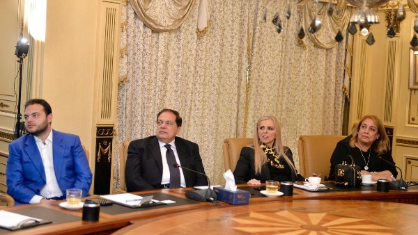 الوفد التركي يتفقد مصنع كيلوباترا في العين السخنة