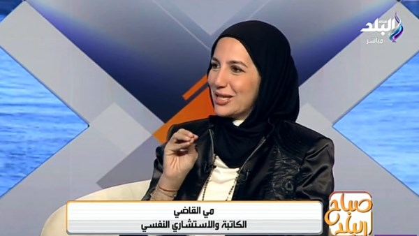 الكاتبة مي القاضي