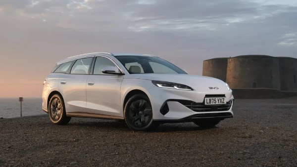 سيارة BYD سيل 6 الهجينة الجديدة