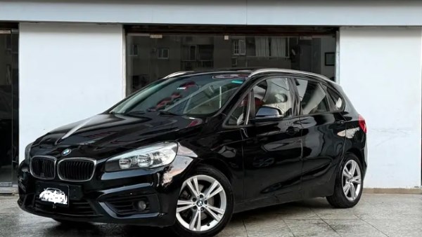 بي إم دبليو 218 i موديل 2015