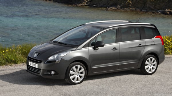 بيجو 5008 موديل 2015