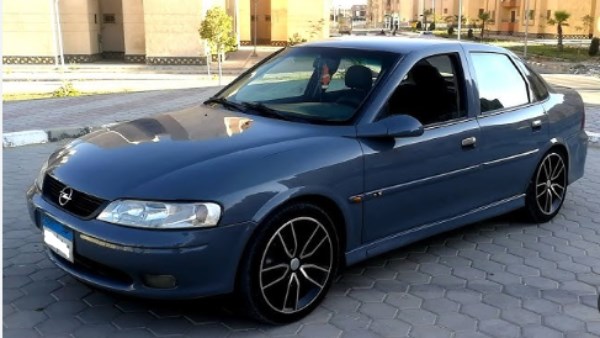 أوبل فيكترا موديل 2002