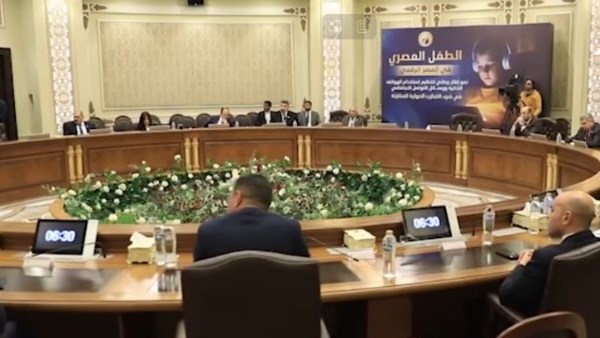 حماة الوطن ينظم مائدة مستديرة لوضع إطار وطني لتنظيم استخدام الأطفال للهواتف الذكية.. فيديو