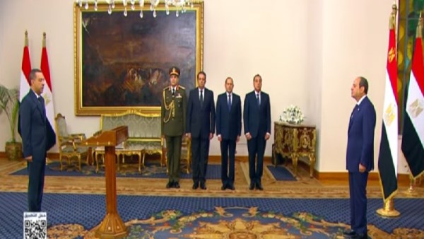 الرئيس عبد الفتاح السيسي ومحافظ المنوفية