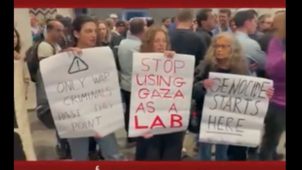 متظاهرون في تل أبيب