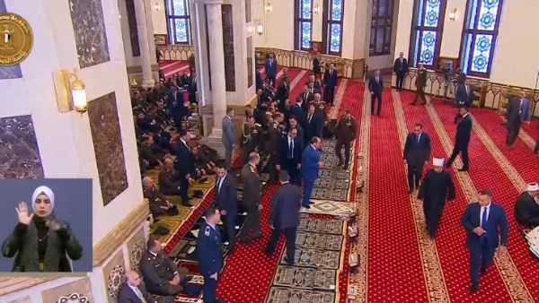 الرئيس السيسي يؤدي صلاة الجمعة بمسجد المشير طنطاوي