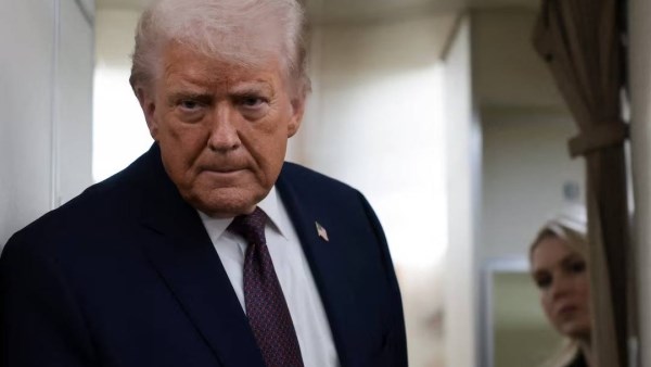 أستاذ علوم سياسية: واشنطن تتحفظ على حرب مع إيران وتتجه للمفاوضات بوسطاء أستاذ علوم سياسية: واشنطن تتحفظ على حرب مع إيران وتتجه للمفاوضات بوسطاء