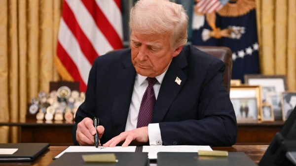 واشنطن تشدد الخناق على طهران