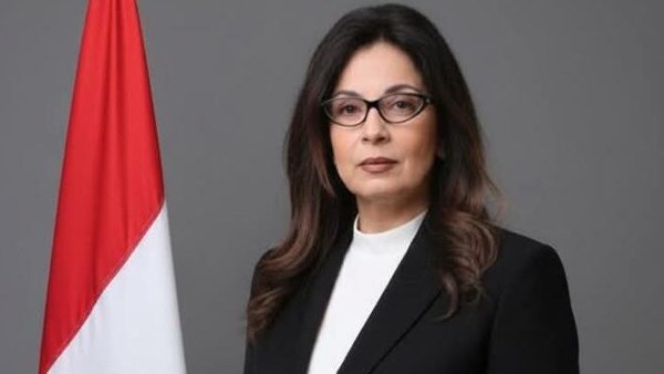 وزيرة الثقافة 