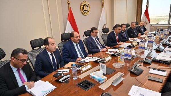 جانب من اجتماع وزير التموين