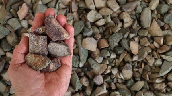 معادن أرضية