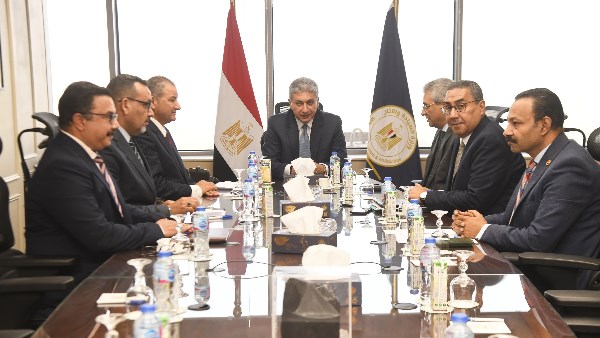 وزير السياحة والآثار 