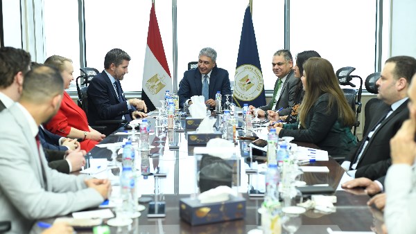 وزير السياحة والآثار 