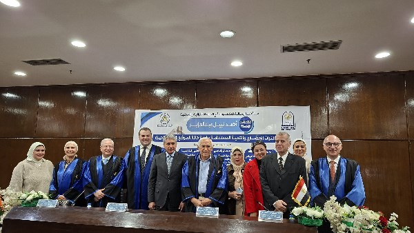 وزير السياحة والآثار 