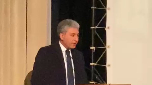 وزير السياحة والآثار 