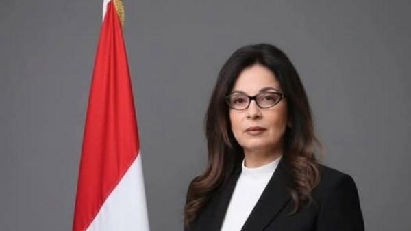 الدكتورة جيهان زكى وزيرة الثقافة