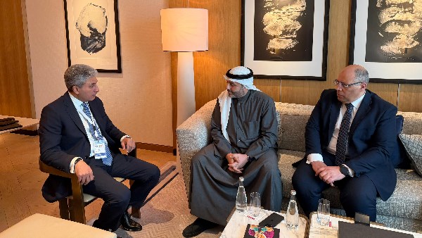 وزير السياحة والآثار 