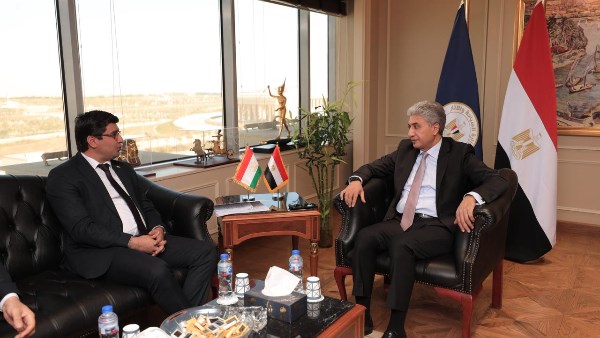 وزير السياحة والآثار 