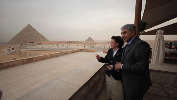 شريف فتحي وزير السياحة والآثار