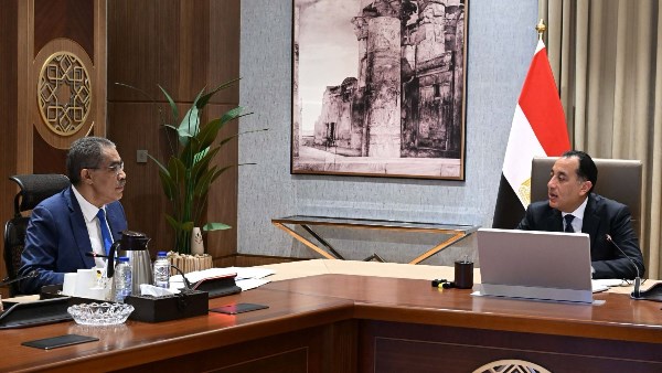 رئيس الوزراء يستعرض مع وزير الدولة للإعلام "خطة عمل" المرحلة المقبلة