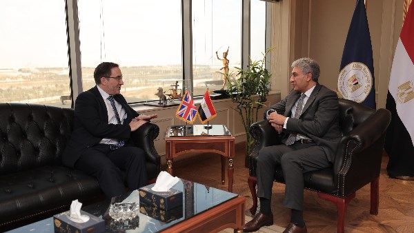 وزير السياحة والآثار 