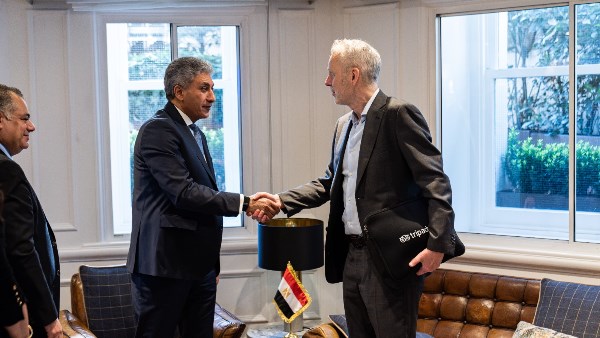 وزير السياحة والآثار 