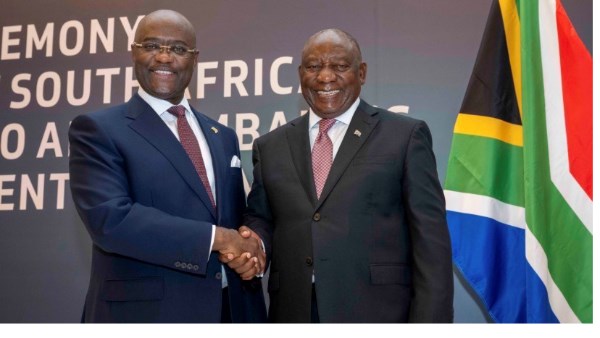 أفريكسيم بنك)