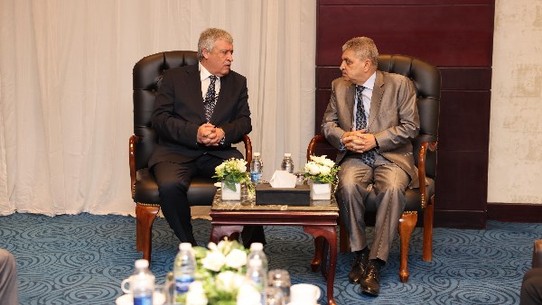 رئيس هيئة قناة السويس 