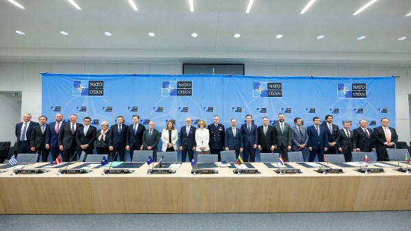اجتماع وزراء الدفاع.. حلفاء الناتو